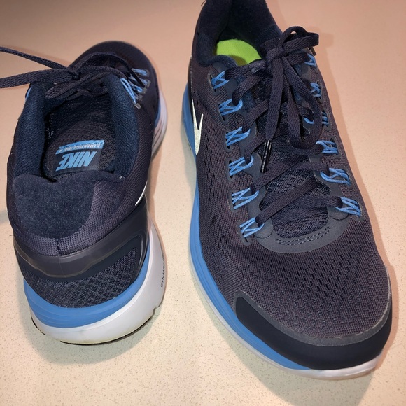 Women’s Nike lunarglide +4 Shield - Picture 4 of 12